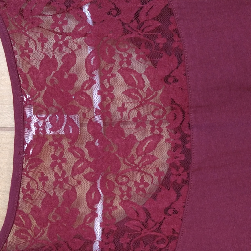 2/$14 Women Burgundy Lace Top Size: XL - Picture 5 of 6